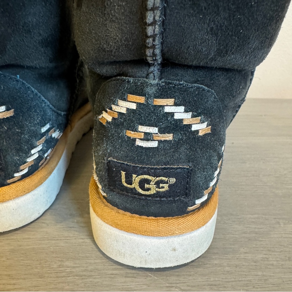 UGG Australia Classic Short Leather Fur Sz 5 Boots Winter Snow SOUTHWEST PATTERN - Picture 5 of 9